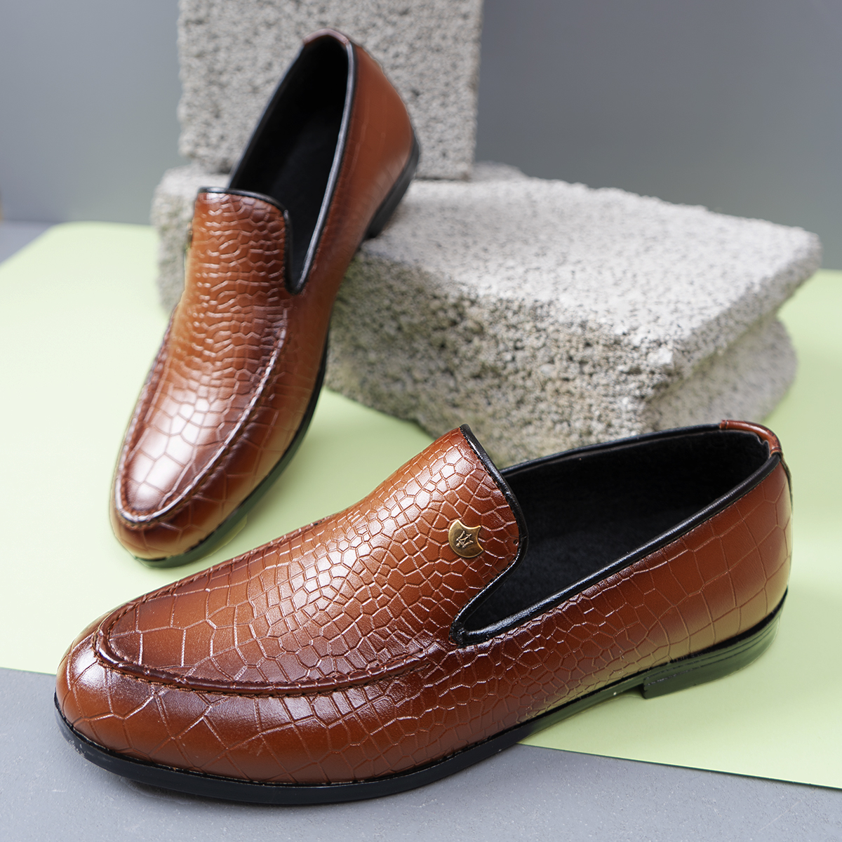 کالج پوست ماری مردانه رنگ قهوه ای مدل Efer