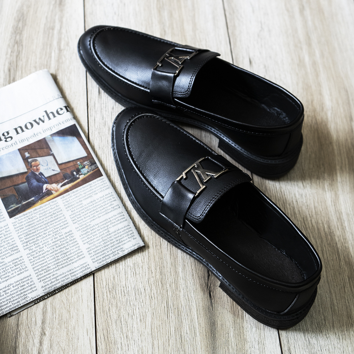 كالج مردانه مشكي  LV مدل Harbet