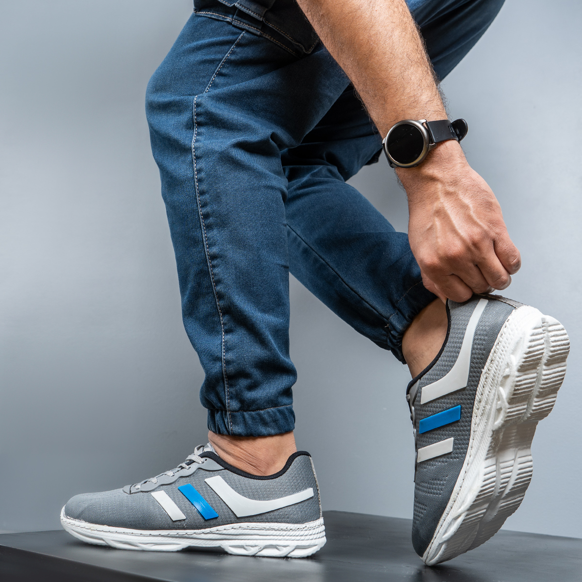 کفش ورزشی مردانه طوسی مدل Maverik