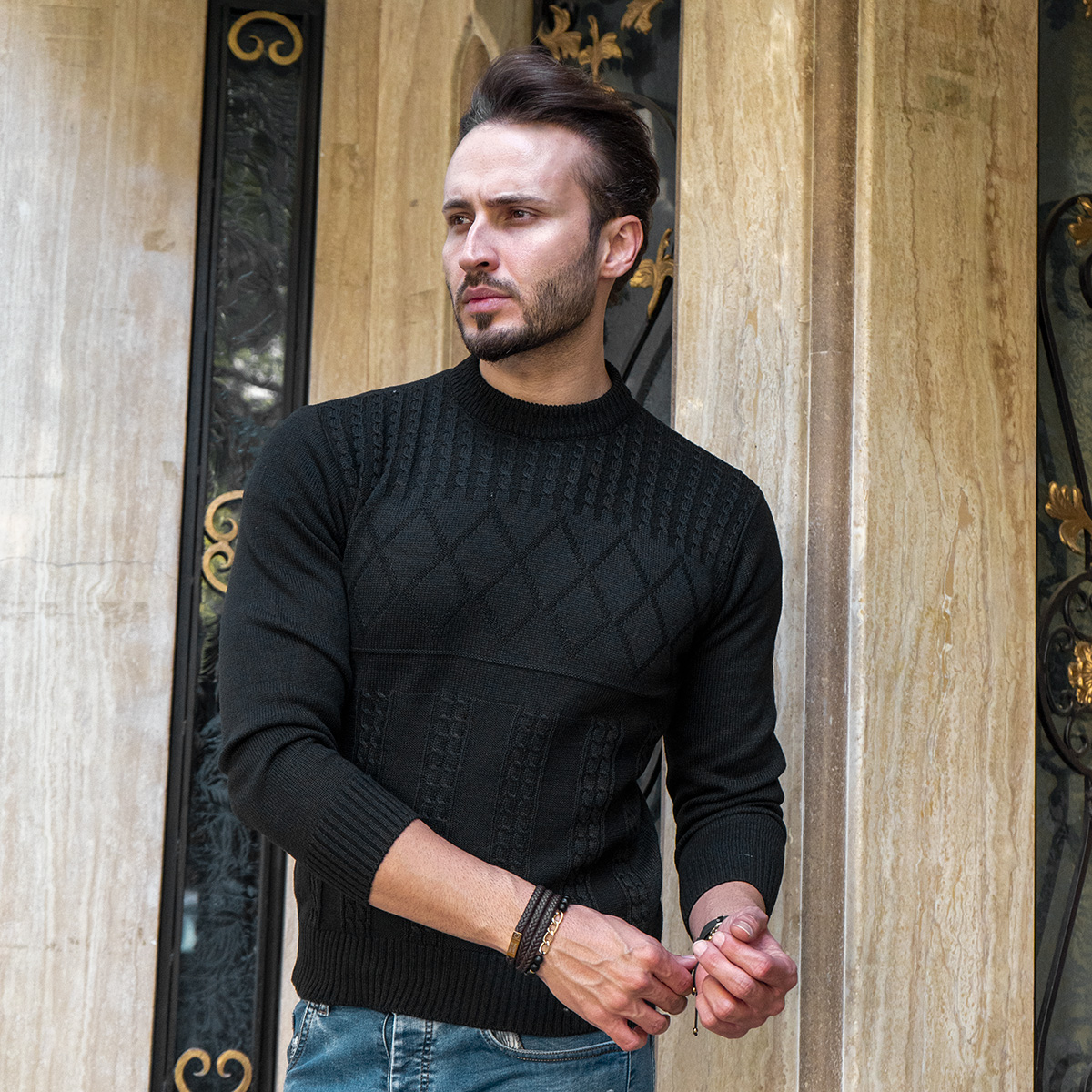 پلیور بافت یقه گردمردانه مشکی مدل Yoram