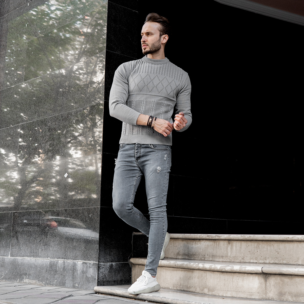 پلیور بافت یقه گرد مردانه طوسی مدل Yoram