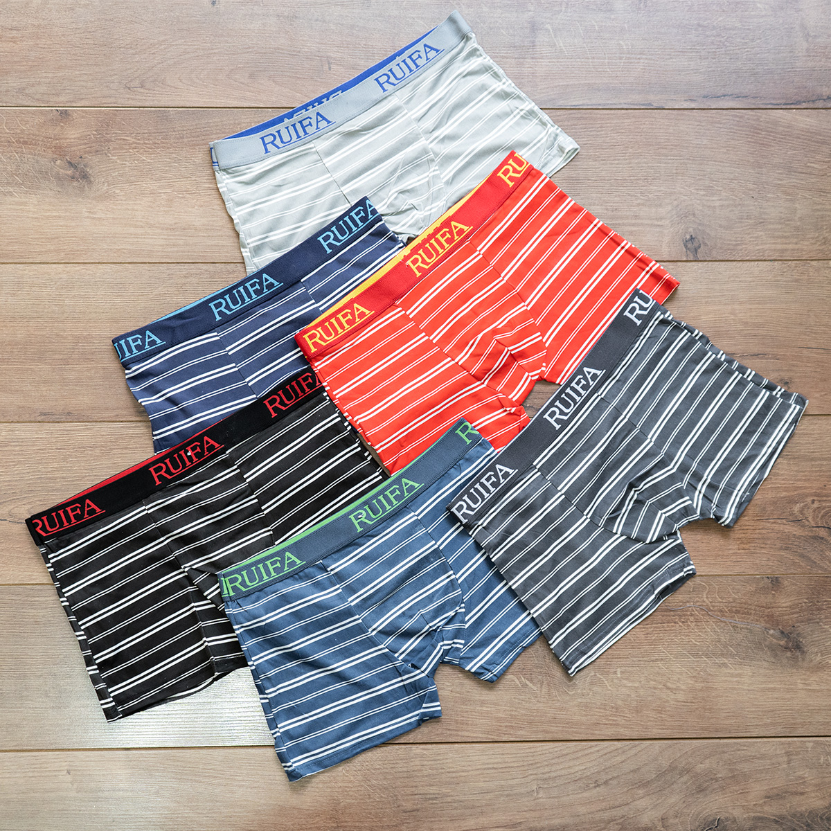 شورت نیم پا مشکی راه راه