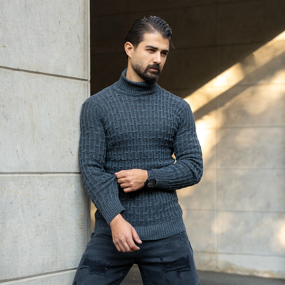 پلیور اندامی یقه اسکی طوسی تیره مردانه مدلotik