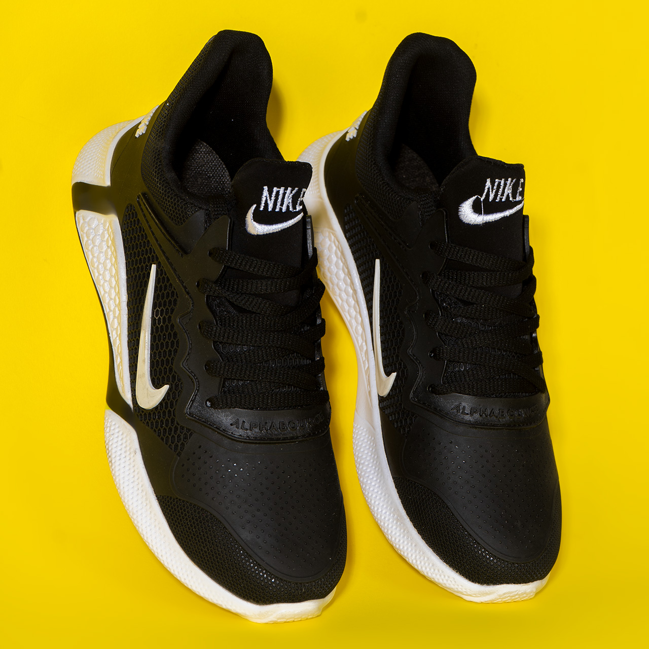 کفش ورزشی نایک مردانه مشکی سفید مدل Alpha