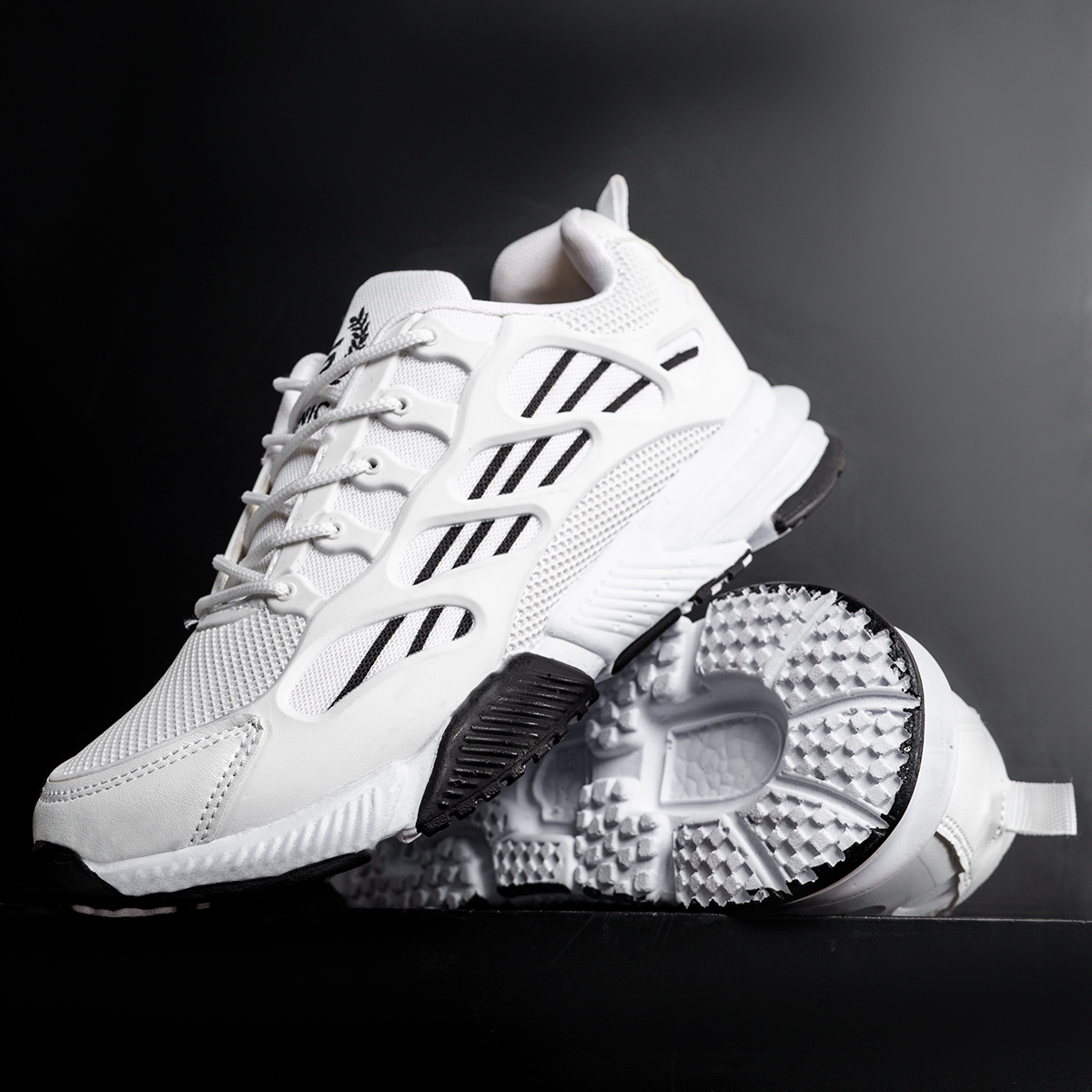 کفش ورزشی مردانه سفید مدل Karvand