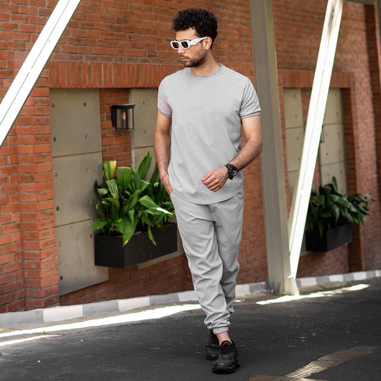 ست تیشرت شلوار مردانه طوسی مدل uota