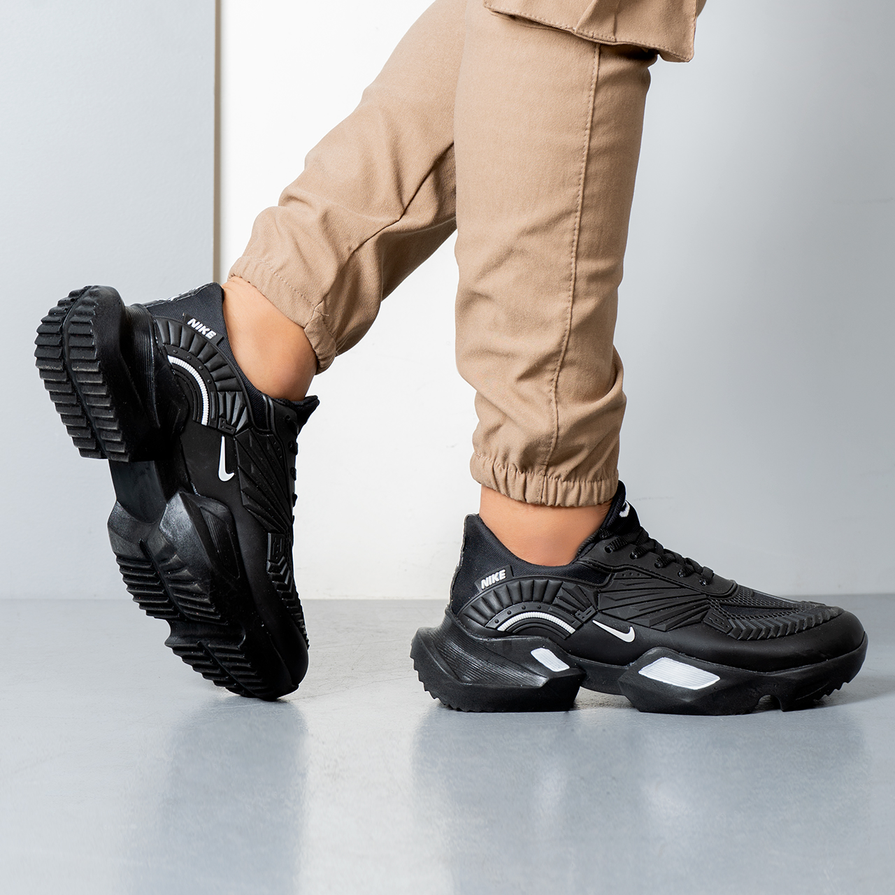 کفش مردانه نایک مشکی سفید مدل FANTON