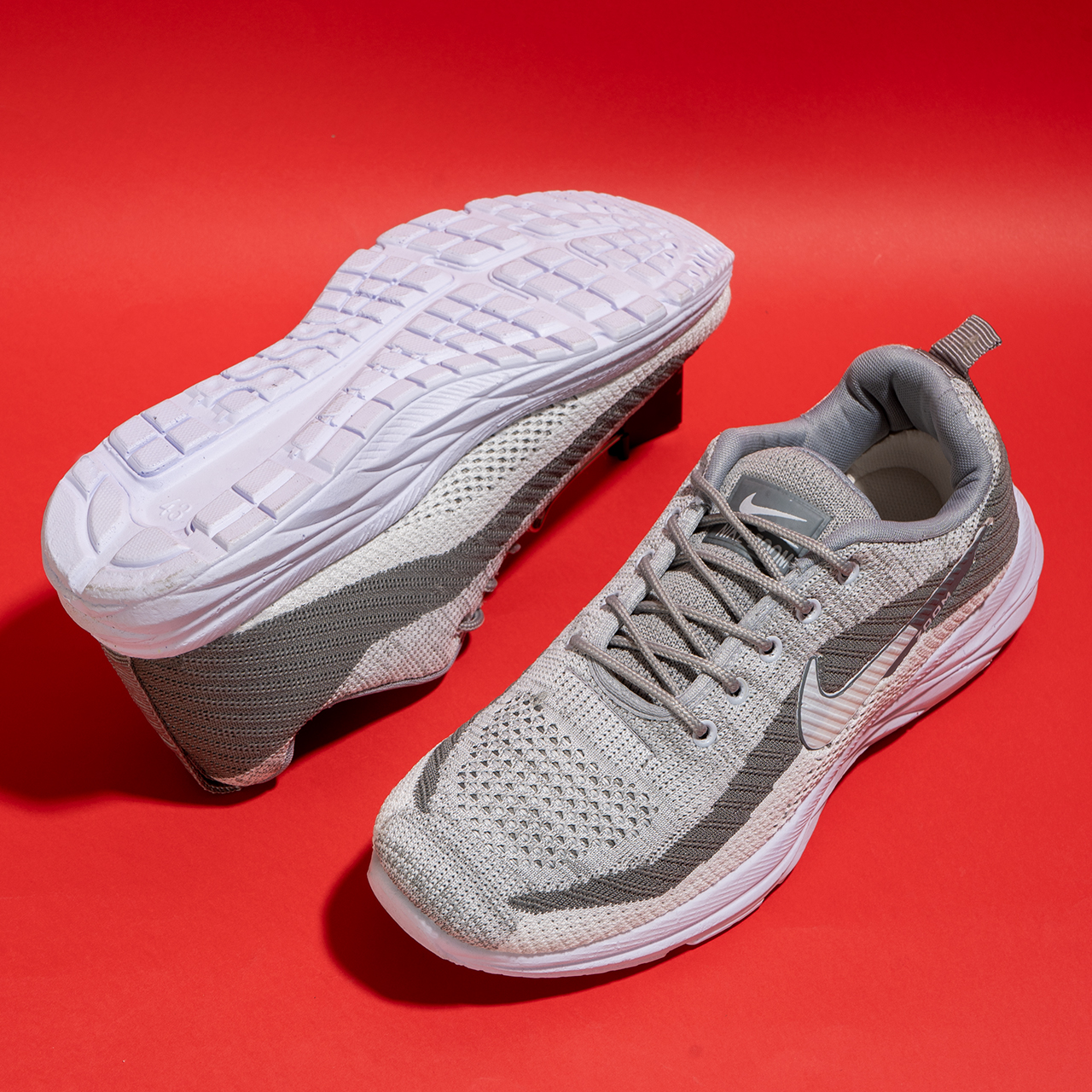 کفش ورزشی طوسی سفید مردانه مدل Nike z