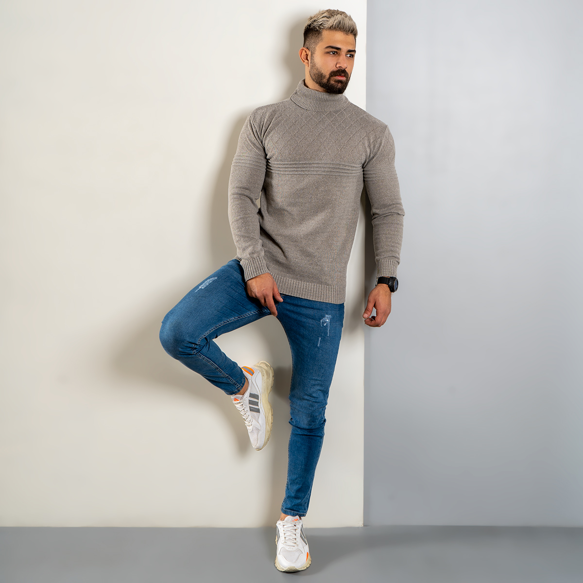 پلیور مردانه کرم طرح لوزی یقه اسکی مدل Havash