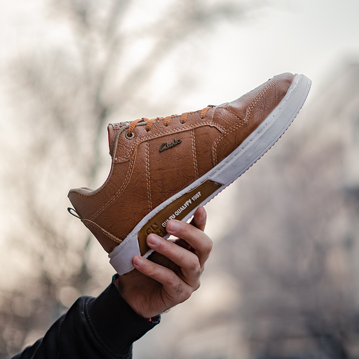 کفش تخت مردانه عسلی مدل Guitu clarks