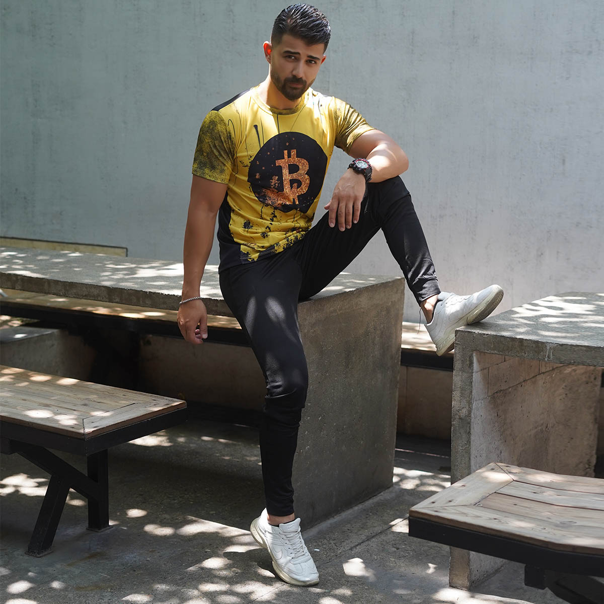 ست تیشرت شلوار زرد مردانه مدل Bitcoin