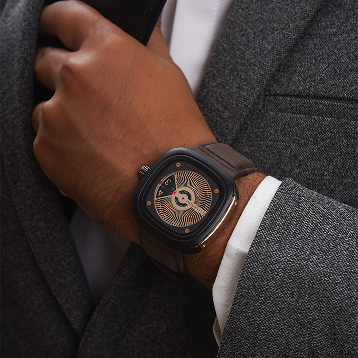 ساعت sevenfriday مشکی مدل Wave