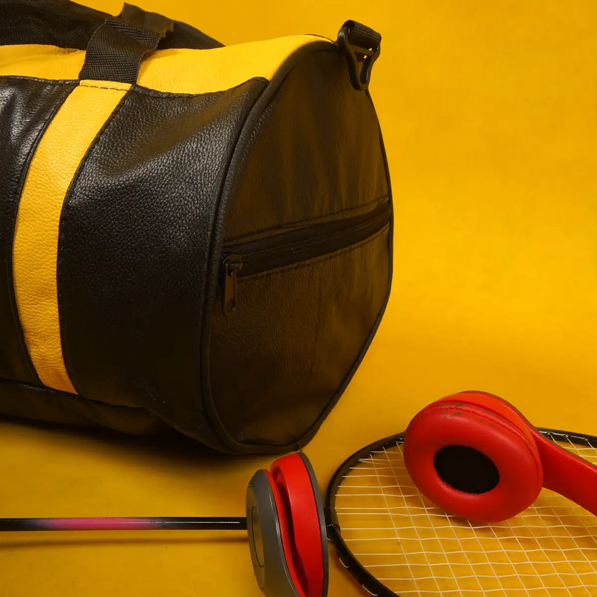 کیف ورزشی آدیداس مشکی زرد مدل Soren