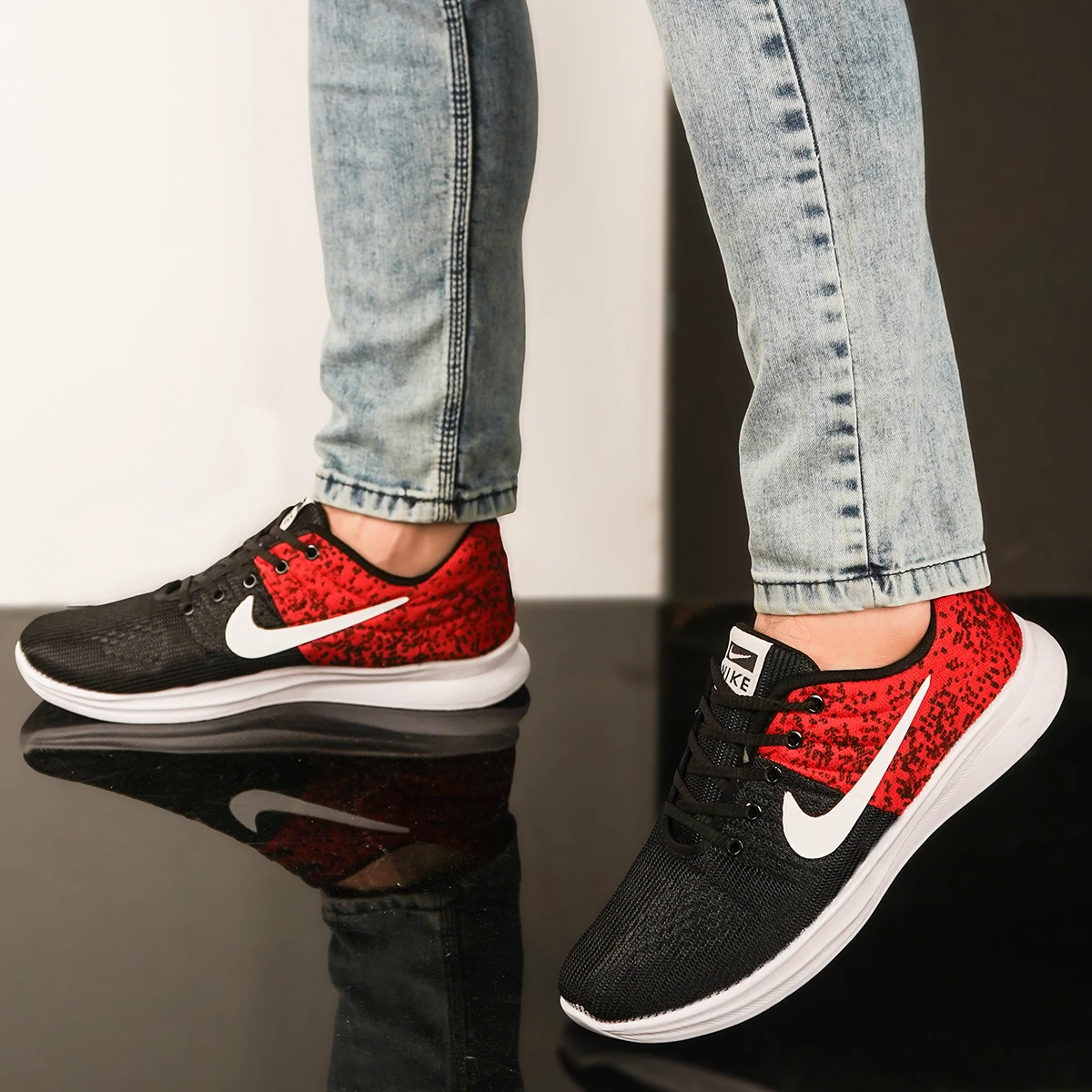 کفش ورزشی نایک مشکی قرمز مردانه مدل Saber