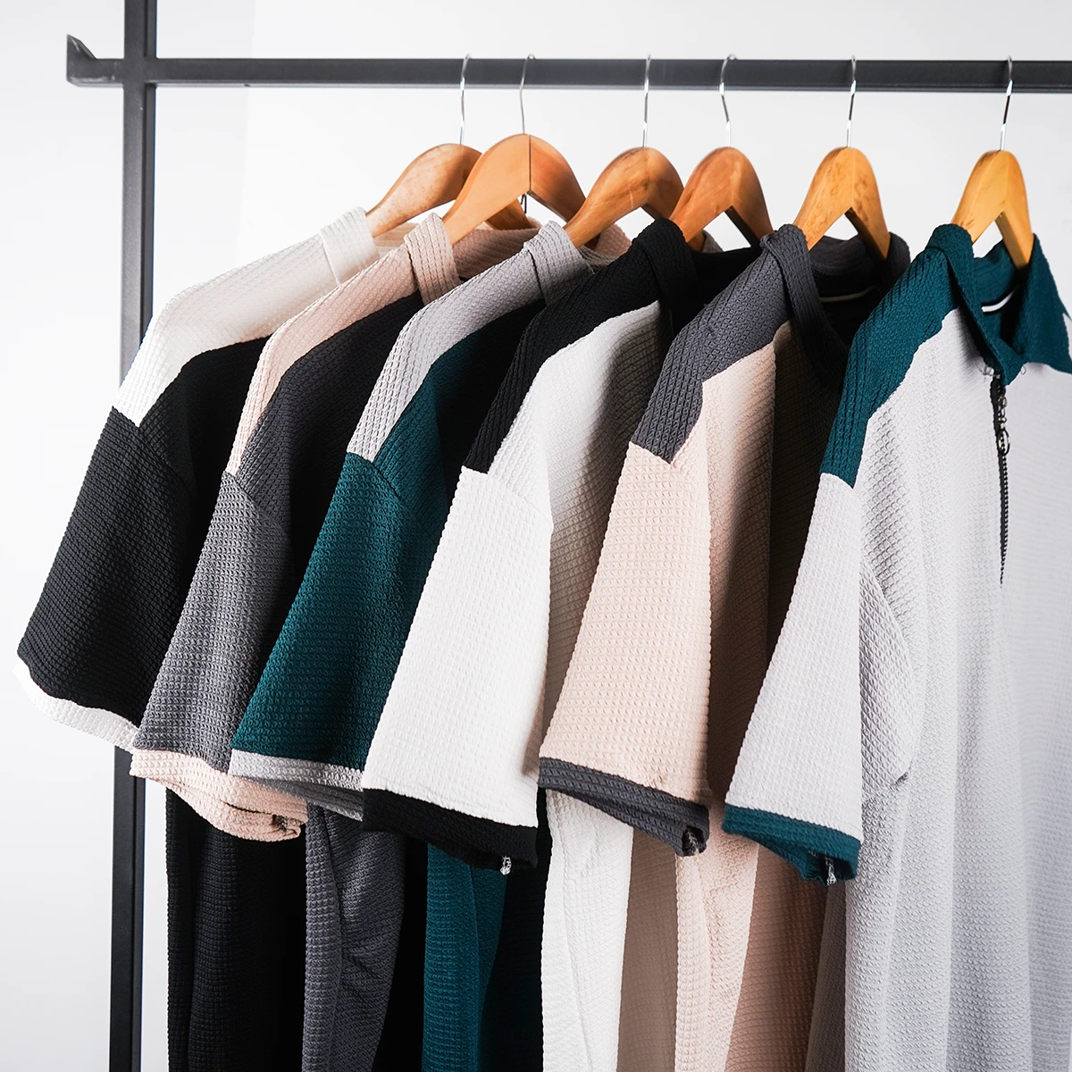 تیشرت مردانه یقه زیپ دار کرم مدل Radon