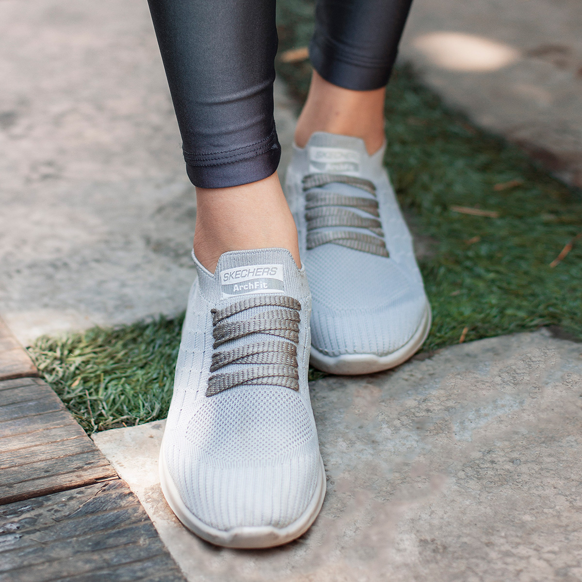 کفش ورزشی SKECHERS طوسی زنانه مدل Helena