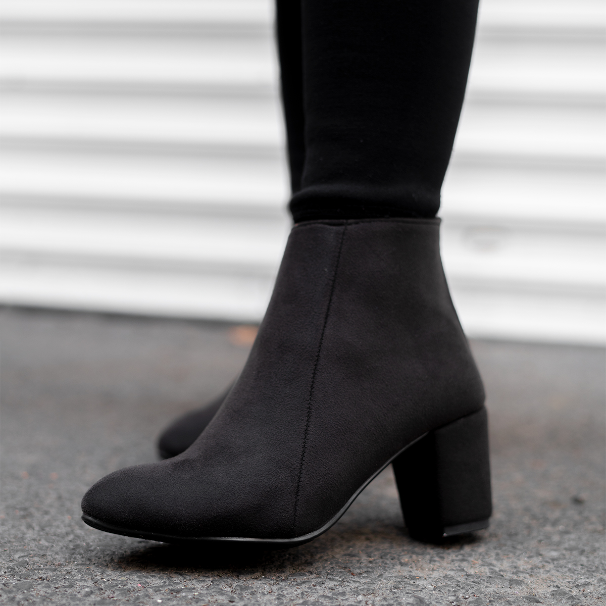 نیم بوت دخترانه پاشنه دار مشکی مدل Anosha