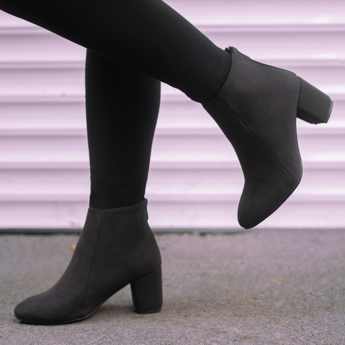 نیم بوت دخترانه پاشنه دار مشکی مدل Anosha