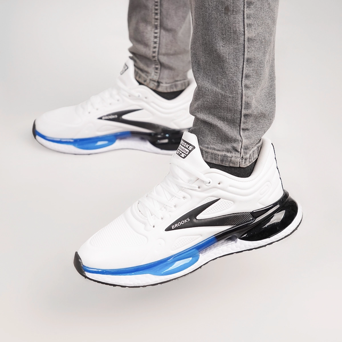 کفش ورزشی مردانه Brooks سفید آبی مدل Selvi